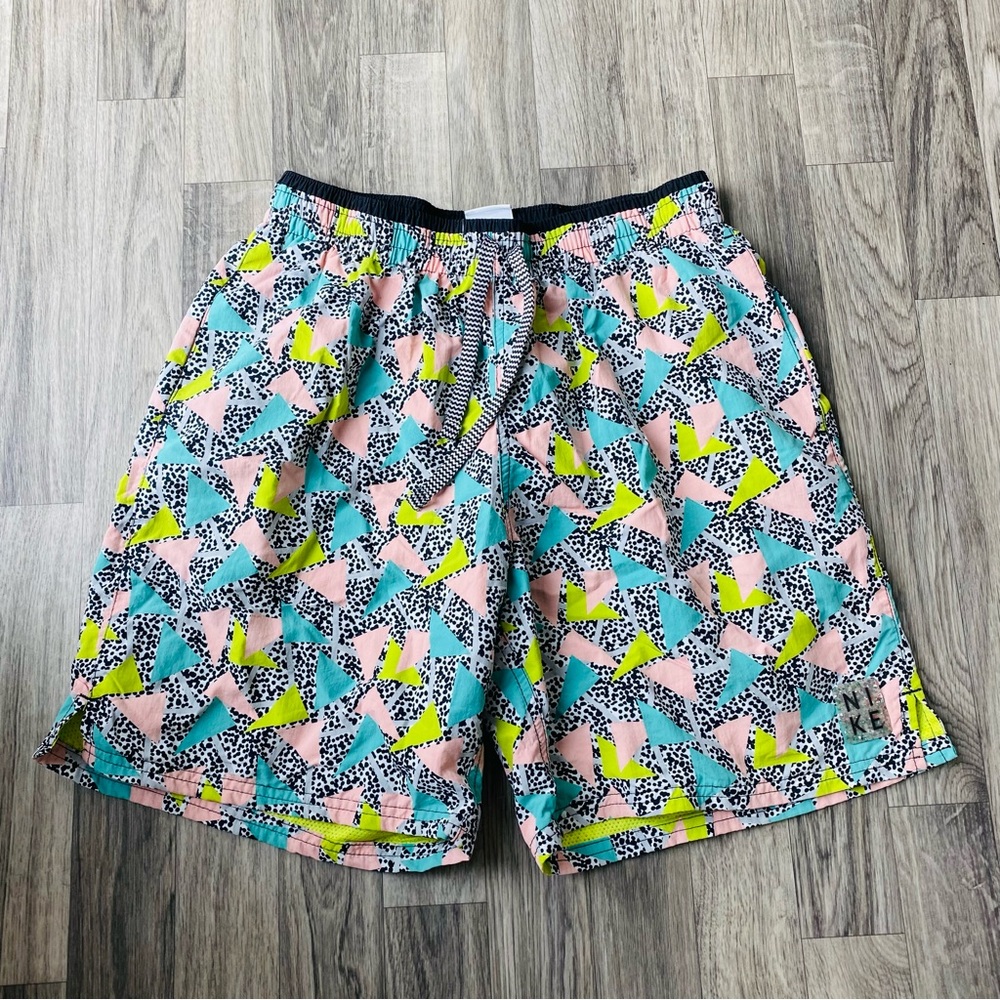 Men's Nike Swim Vibe Icon 7" Volley Short medium swim trunks board shorts